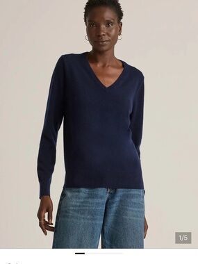 Quince L large v-neck sweater pullover cashmere navy blue
